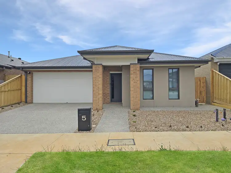 5 Mattnick Boulevard, Charlemont VIC 3217