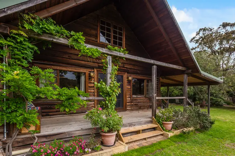 102 Kirribilli Road, New Gisborne VIC 3438