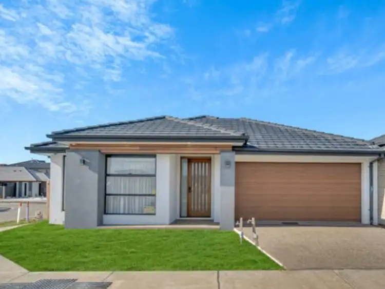 11 Verbena Boulevard, Clyde VIC 3978