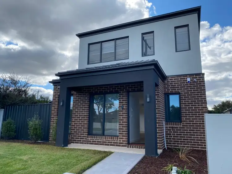 2/1 Sycamore Street, Hoppers Crossing VIC 3029