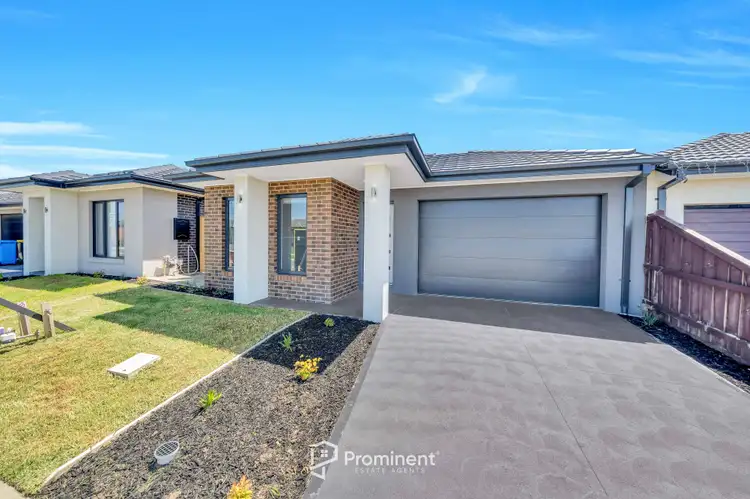 4 Cheddington Road, Cranbourne East VIC 3977