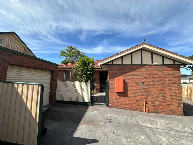 2/27 Devon Road, Pascoe Vale VIC 3044