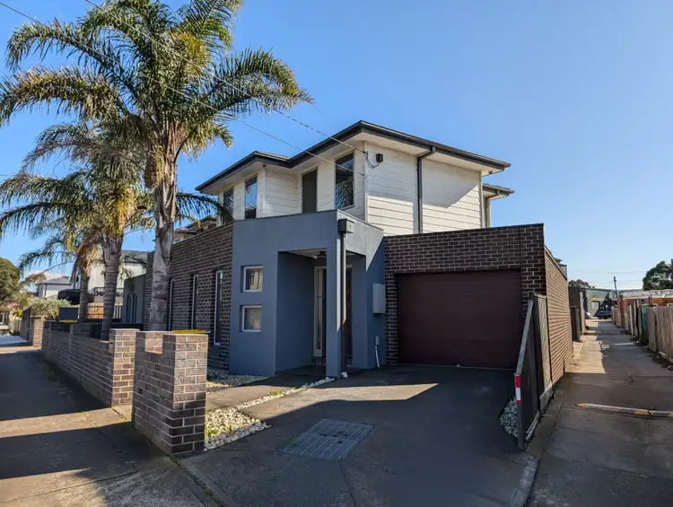 2A Riverside Avenue, Avondale Heights VIC 3034