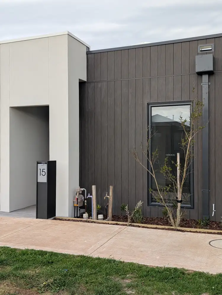 15 Corinth Street, Manor Lakes VIC 3024