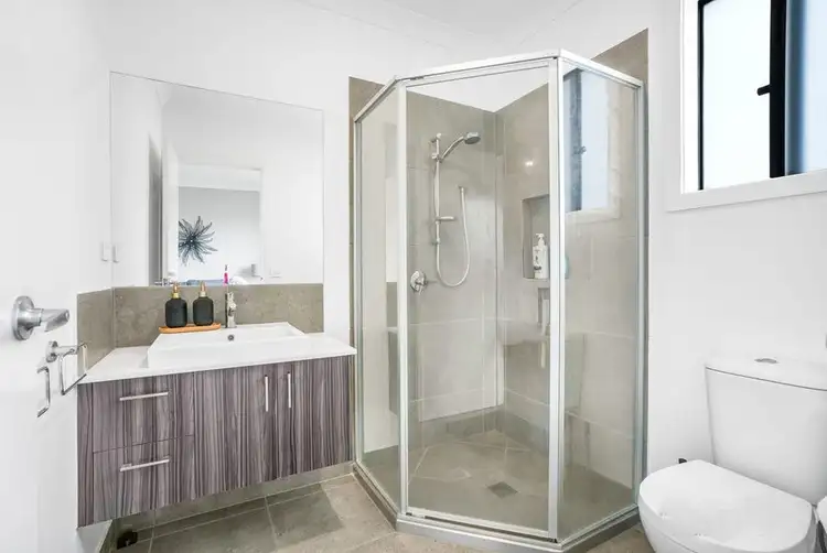 21 Mansfield Drive, Werribee VIC 3030