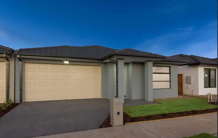 28 Palmdale Crescent, Mambourin VIC 3024