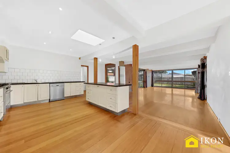 Fifth view of Homely house listing, 11 KINGSWOOD DRIVE, Craigieburn VIC 3064