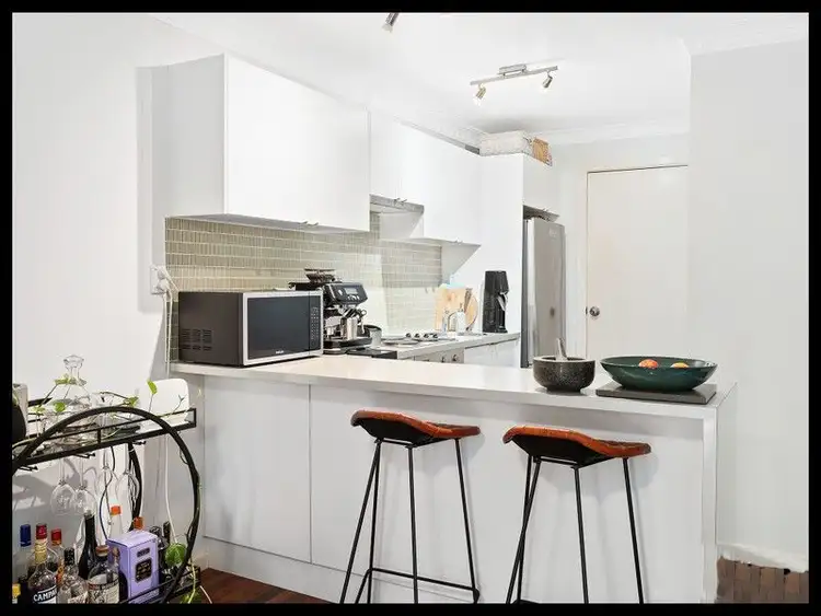 Second view of Homely unit listing, 2/1 Eve Street, Kangaroo Point QLD 4169