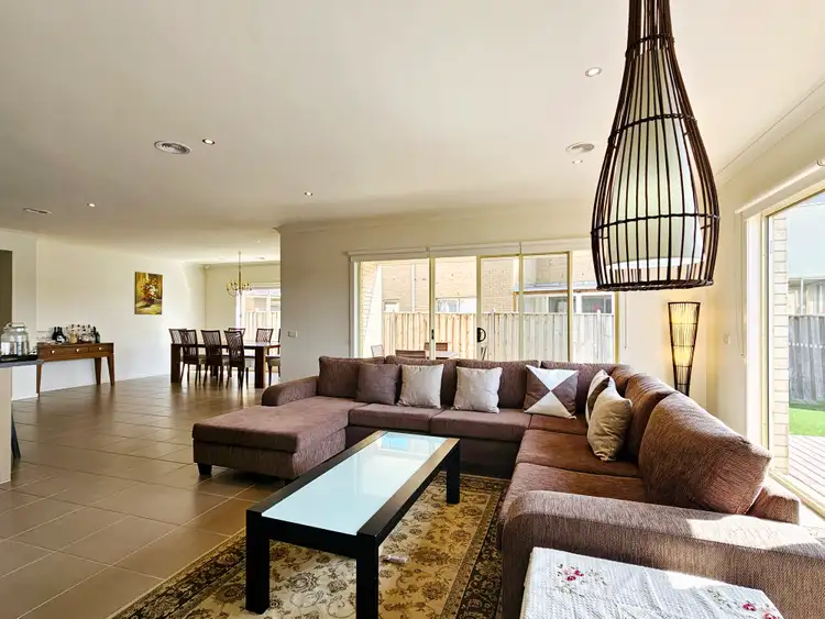 209 Sanctuary Lakes South Boulevard