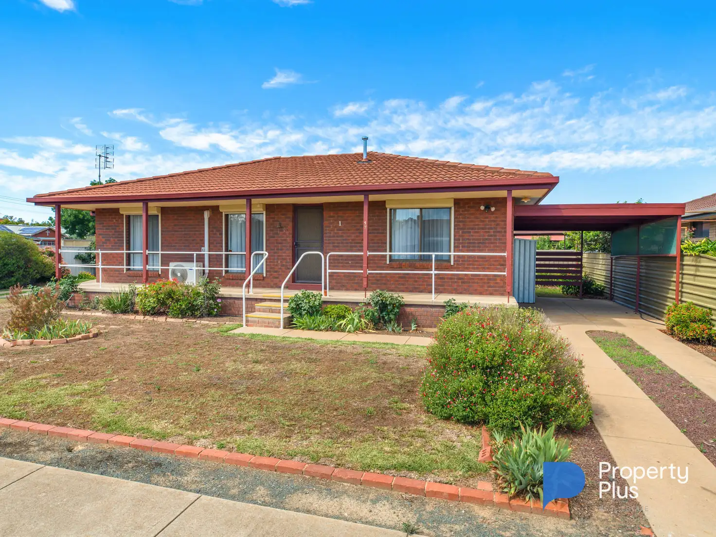 Main view of Homely unit listing, 1/17 Fraser Street, Rochester VIC 3561