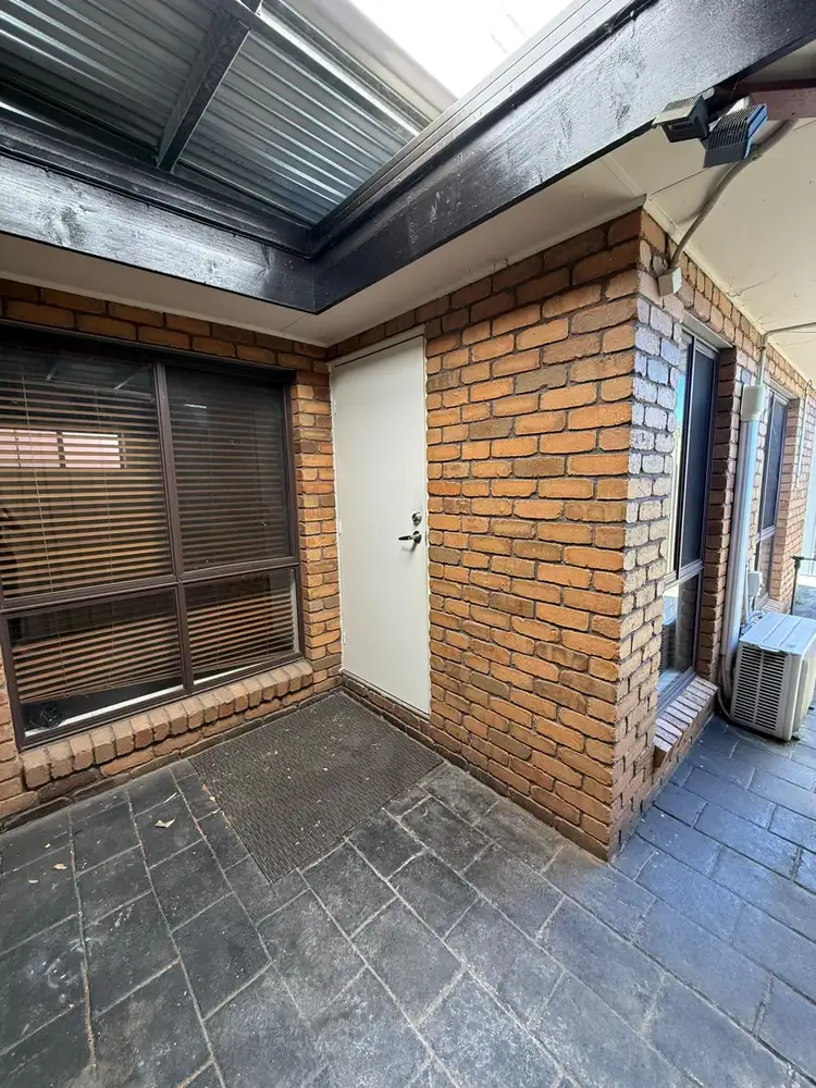 Second view of Homely unit listing, 2/18 Blendon Avenue, St Albans VIC 3021