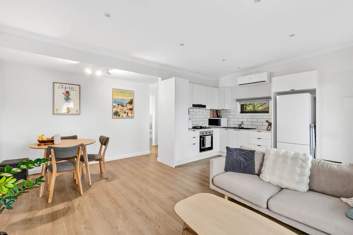 Main view of Homely unit listing, 3/8 Iona Avenue, Belmont VIC 3216