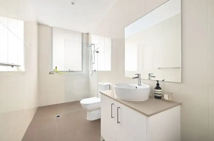 Fifth view of Homely apartment listing, 2/6 Moore Street, Bondi NSW 2026