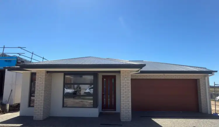 4 Tomatina Way, Berwick VIC 3806