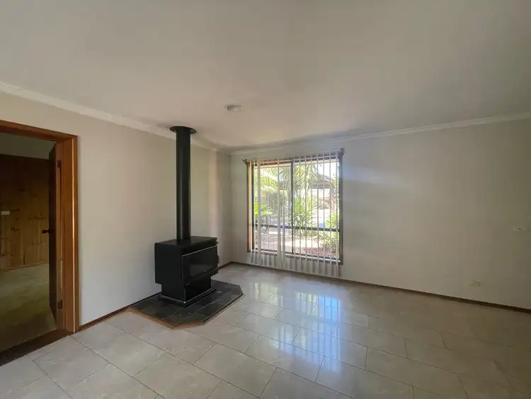 Fifth view of Homely house listing, 4 Benn Crescent, West Albury NSW 2640