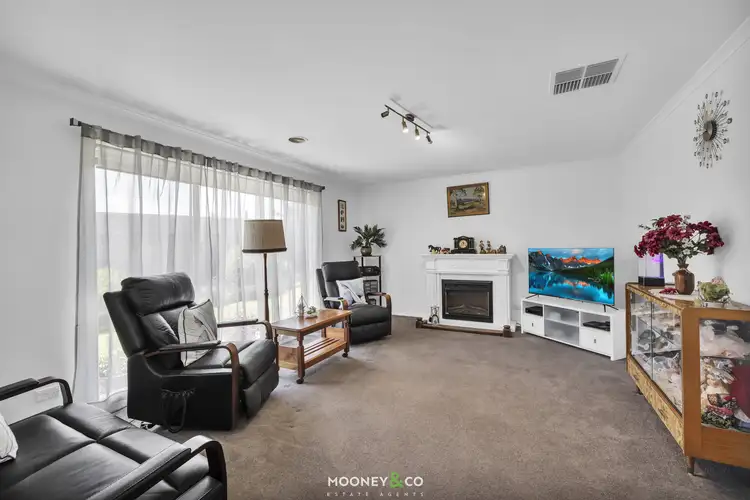Fifth view of Homely house listing, 8 Blainroe Crescent, Cranbourne VIC 3977