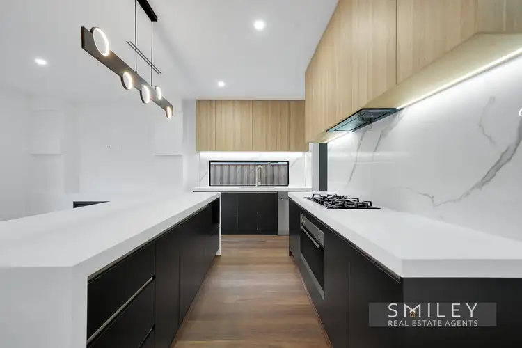 Seventh view of Homely house listing, 8 DAVIS CCT, Wollert VIC 3750