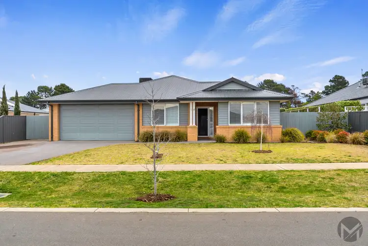 14 Maple Drive, Romsey VIC 3434