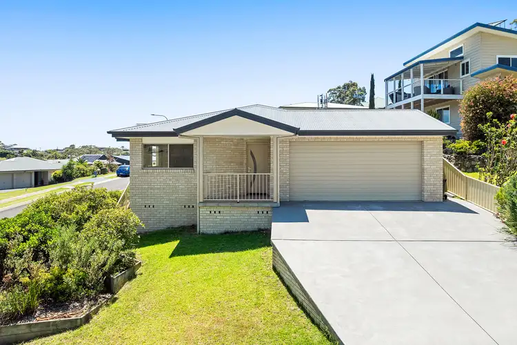 55 Warbler Crescent, North Narooma NSW 2546