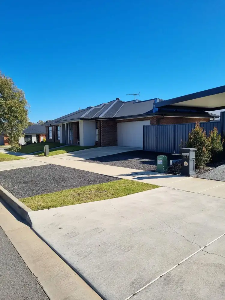 233 Brooklyn Drive, Thurgoona NSW 2640