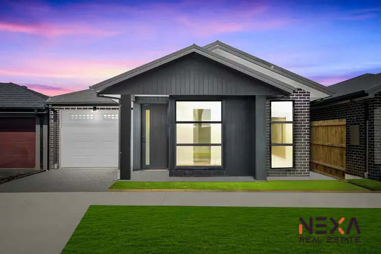 6 Camembert Loop, Donnybrook VIC 3064