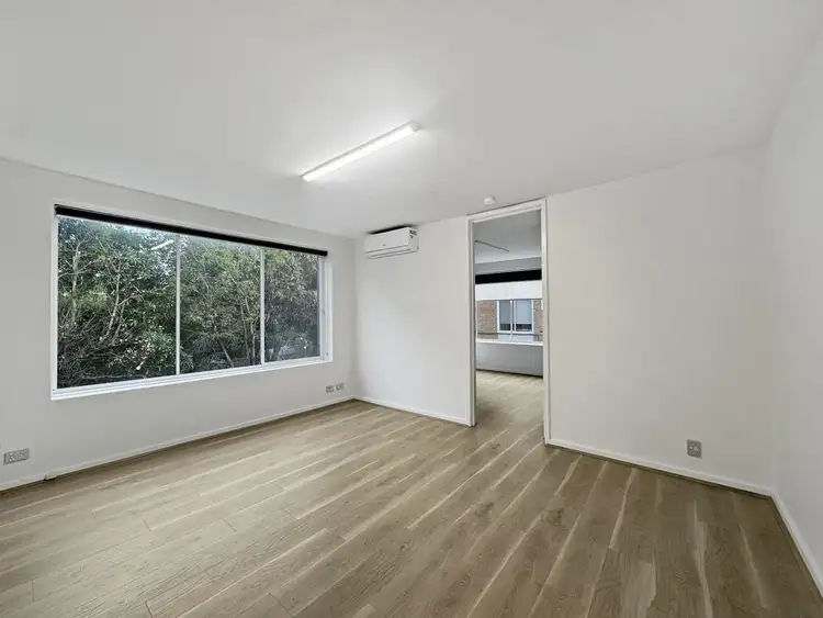 6/12 - 14 FARNHAM COURT, Flemington VIC 3031