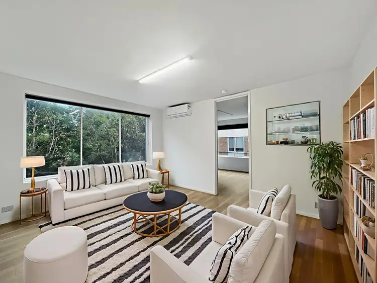 6/12 - 14 FARNHAM COURT, Flemington VIC 3031