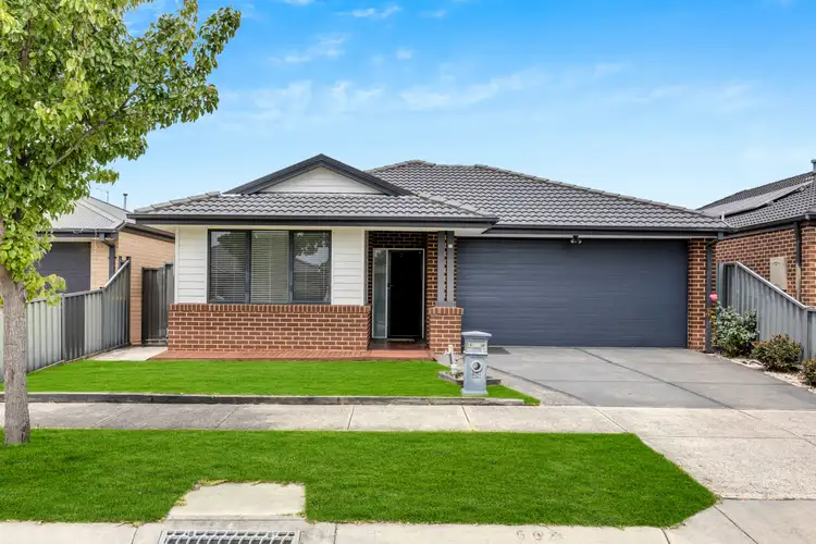 24 Baranello Crescent, Cranbourne East VIC 3977