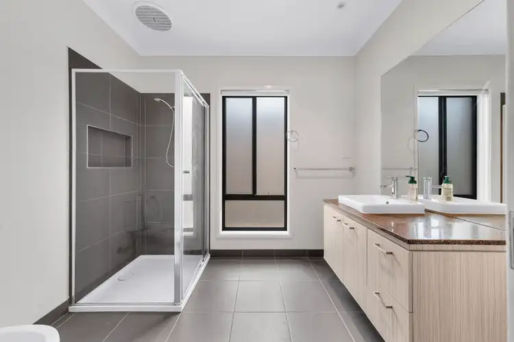 Fifth view of Homely house listing, 24 Baranello Crescent, Cranbourne East VIC 3977