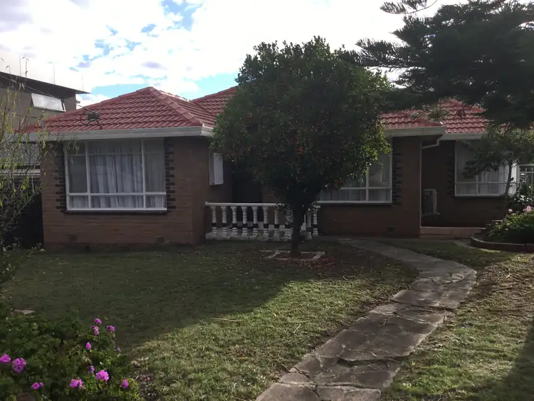 5 Rickard Street, Avondale Heights VIC 3034