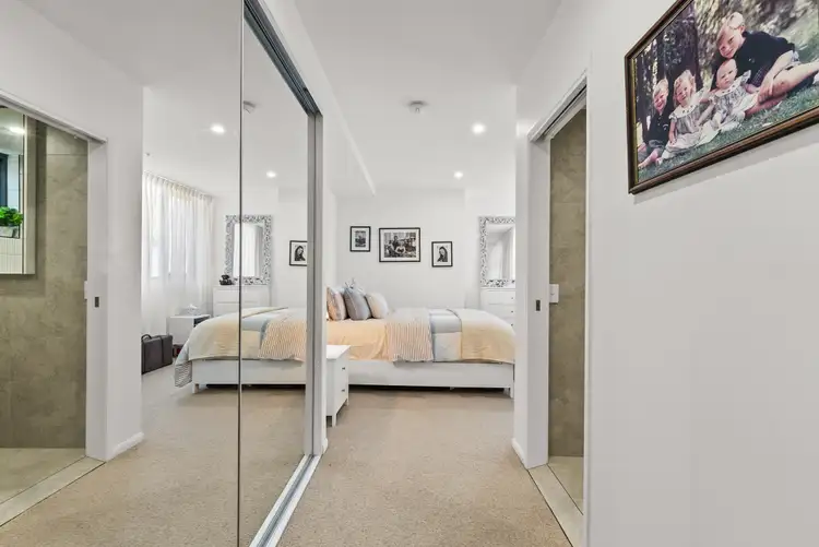 Fifth view of Homely unit listing, 5302 Harbourview Drive, Hope Island QLD 4212