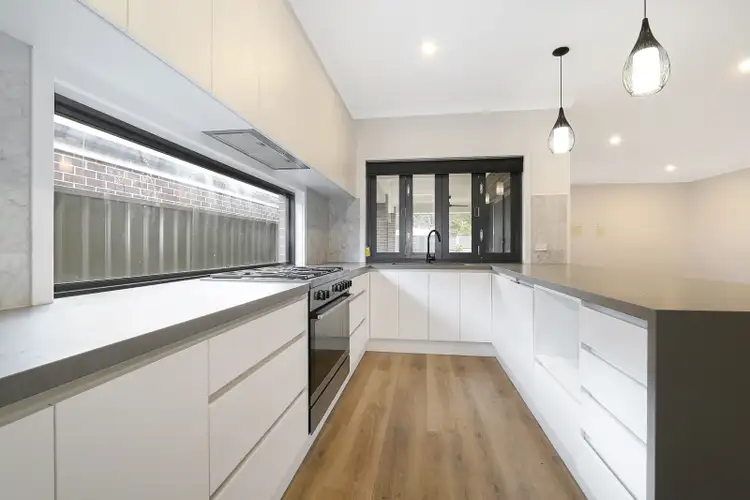 Second view of Homely house listing, 5 DARTNELL CRESCENT, Wodonga VIC 3690