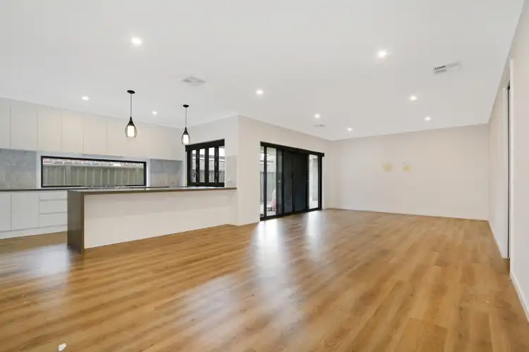 Third view of Homely house listing, 5 DARTNELL CRESCENT, Wodonga VIC 3690