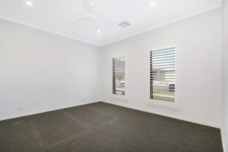 Fifth view of Homely house listing, 5 DARTNELL CRESCENT, Wodonga VIC 3690