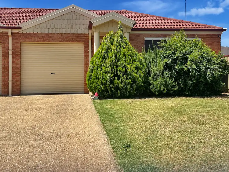 2/8 VERONA AVENUE, Leeton NSW 2705