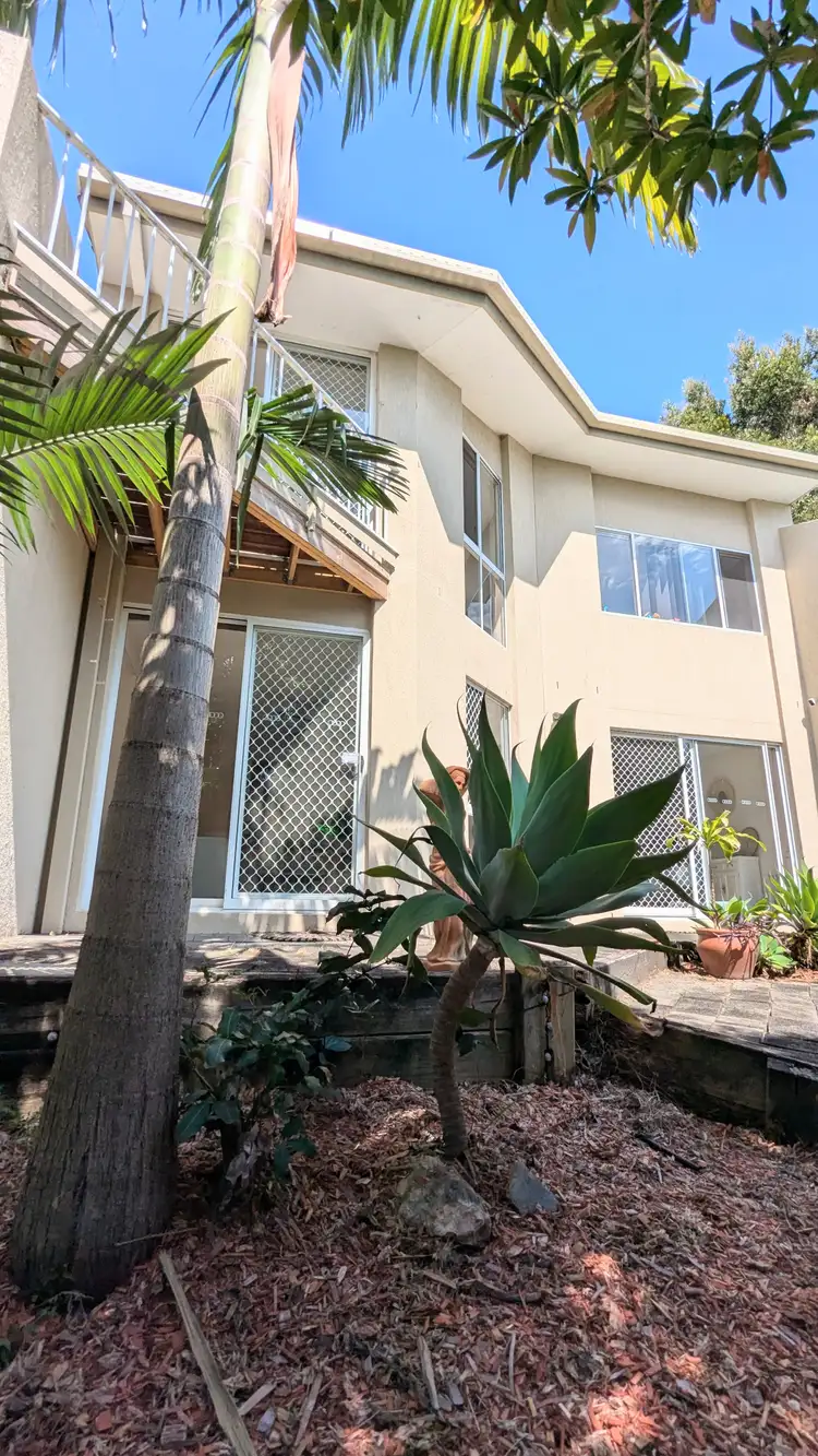 4/40 Government Road, Labrador QLD 4215