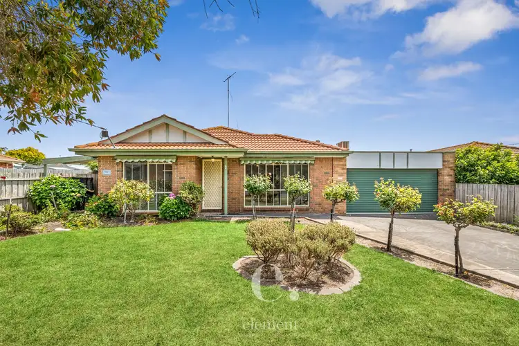 8 Trenton Parade, St Albans Park VIC 3219