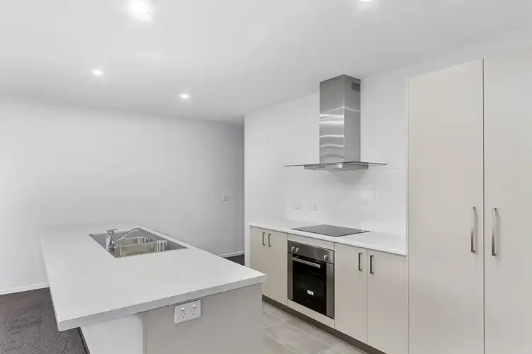 Fourth view of Homely townhouse listing, 8/11 Kingston View Drive, Kingston TAS 7050