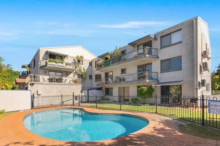 4/14 Brett Avenue, Labrador QLD 4215