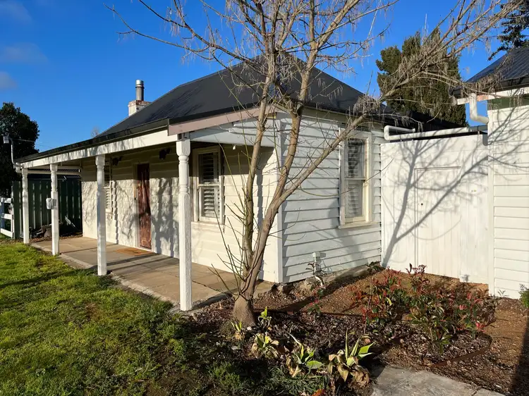 5 HUGHES STREET, Avenel VIC 3664