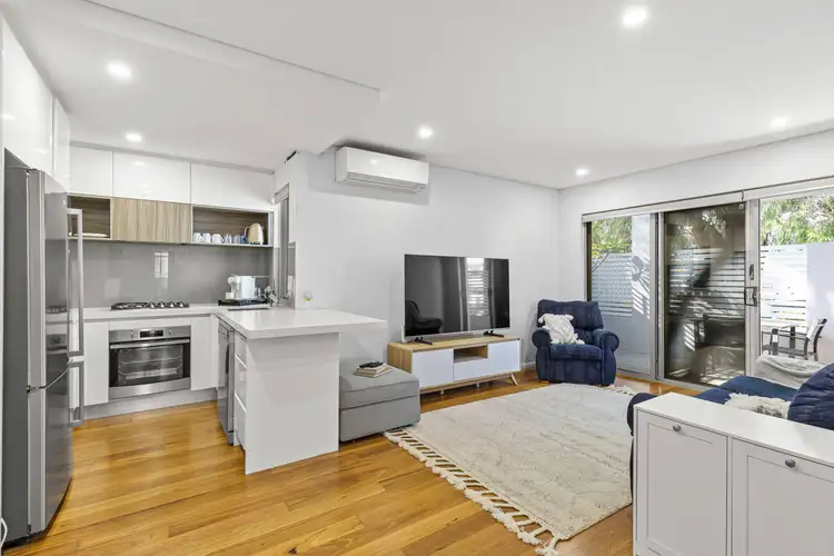 1/102 Birdwood Street, Innaloo WA 6018