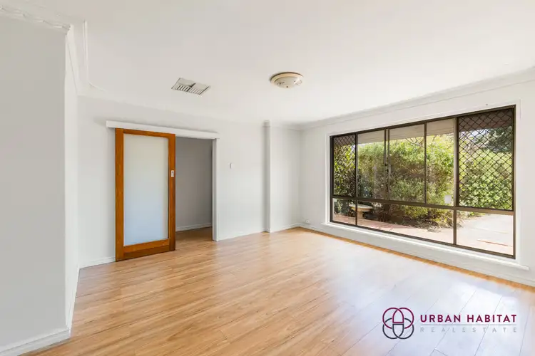 4 Earl Court, Calista WA 6167