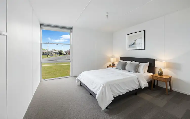 Sixth view of Homely house listing, 5 Hakea Court, Portland VIC 3305