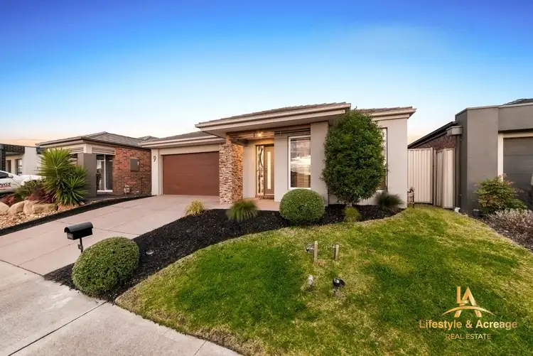 9 Discovery Street, Pakenham VIC 3810