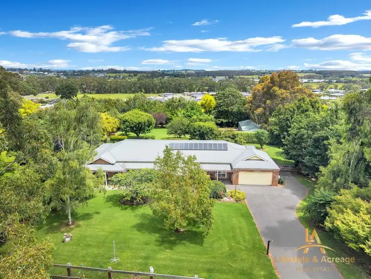 15 Binbeal Road, Drouin VIC 3818