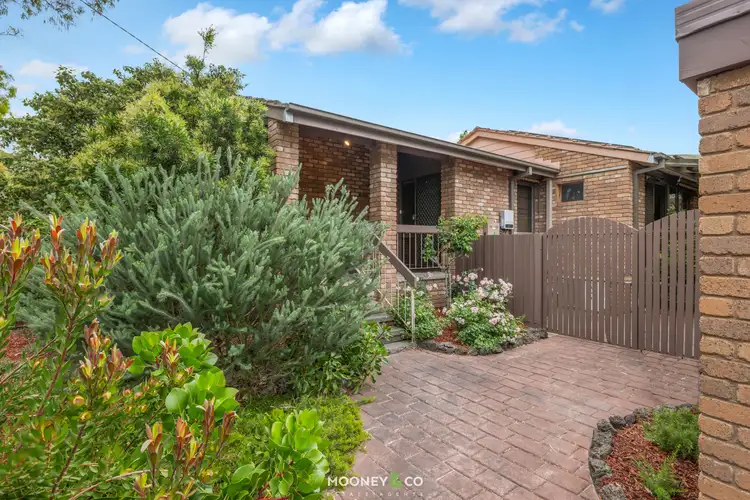 13 Hovell Court