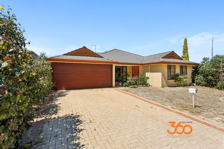 7 Riverina Drive
