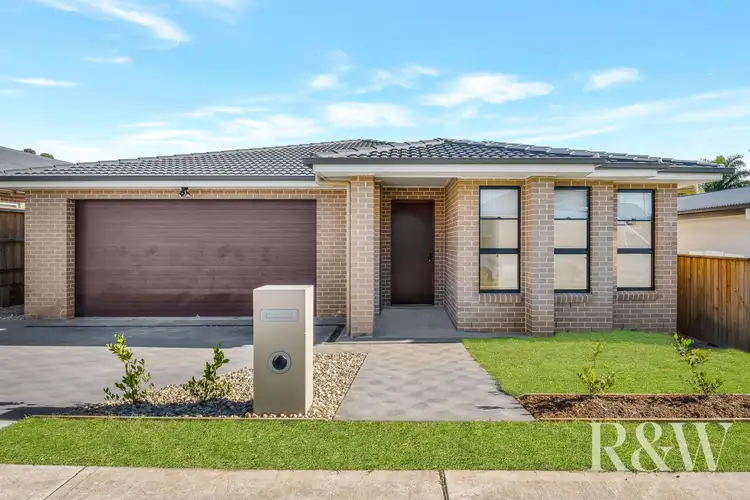60 DUNSTAN DRIVE
