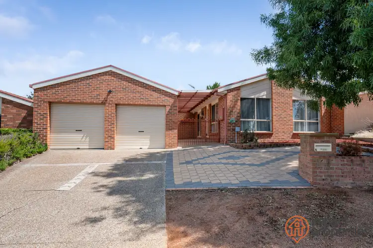 6 Chipperfield Circuit