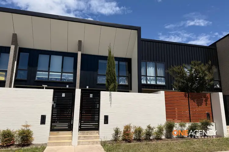 8A Harold White Avenue, Coombs ACT 2611